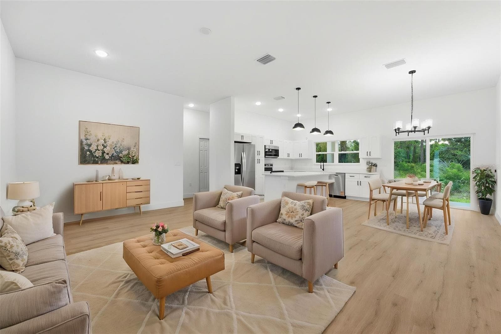 Virtual Staging - 33 FISHER PL, OCKLAWAHA