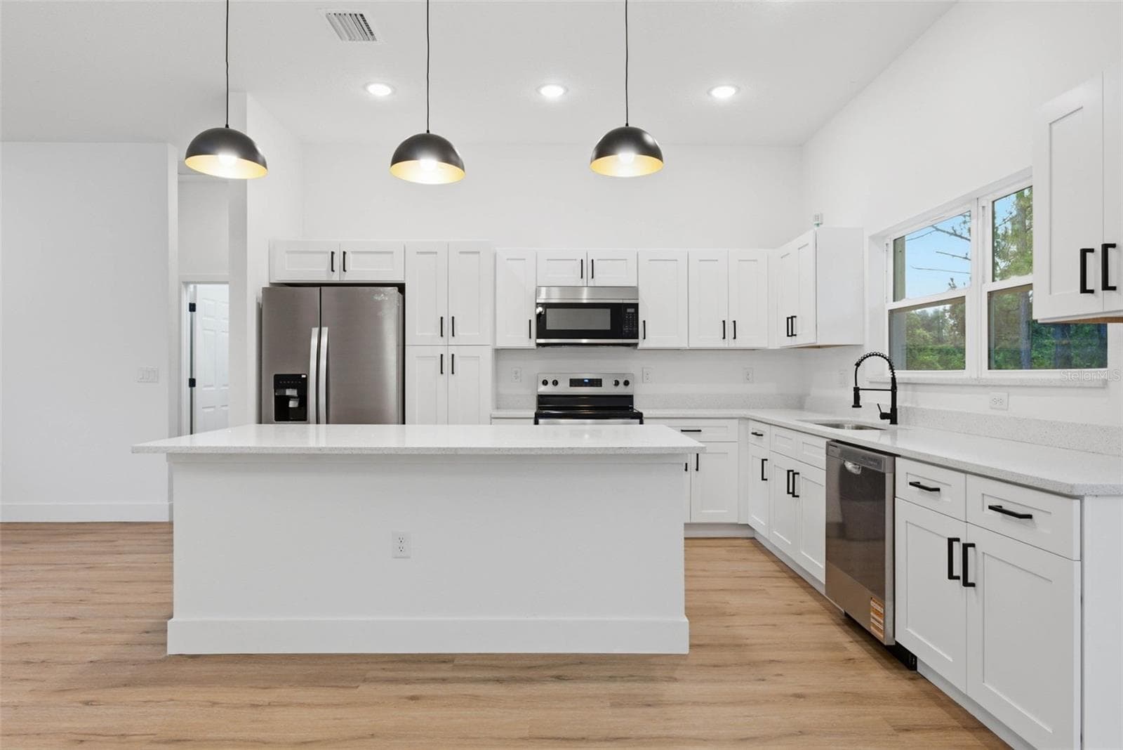 Single Family Residence at 33 FISHER PL, OCKLAWAHA, photo 14 of 56