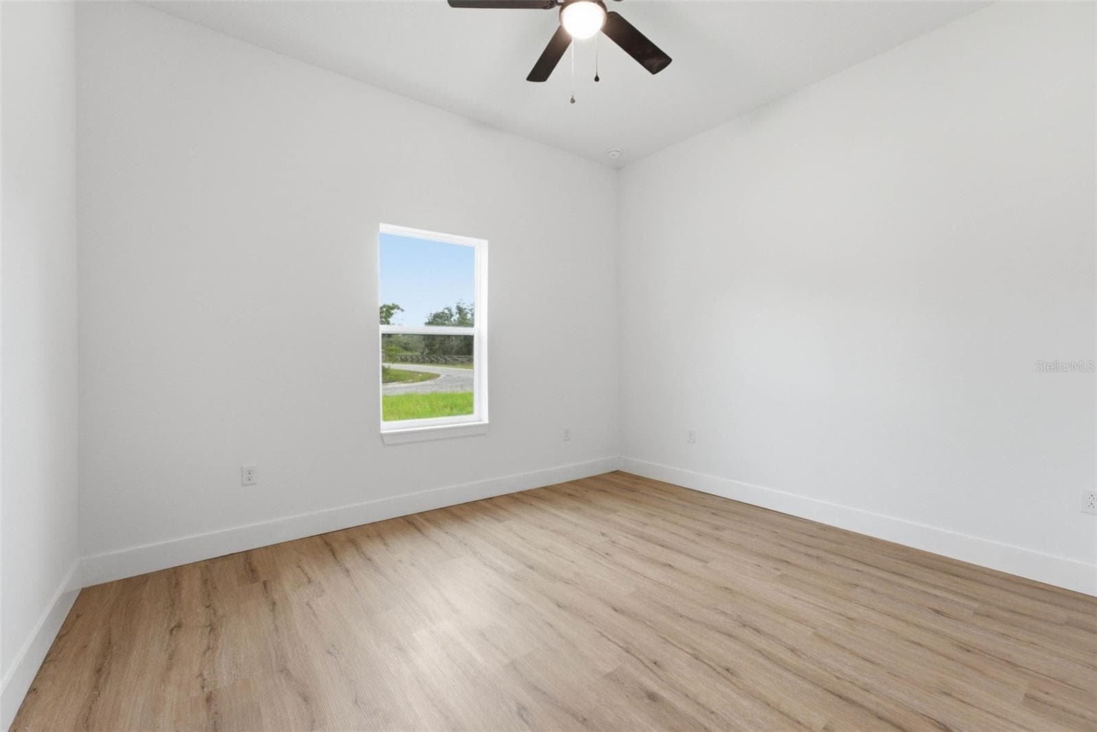 Single Family Residence at 33 FISHER PL, OCKLAWAHA, photo 29 of 56