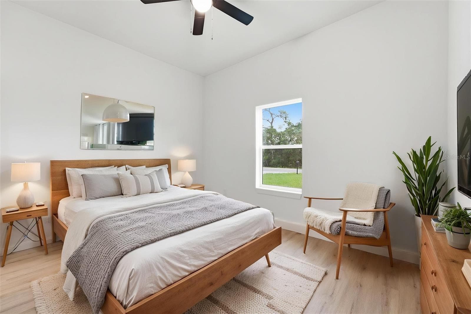 Virtual Staging - 33 FISHER PL, OCKLAWAHA