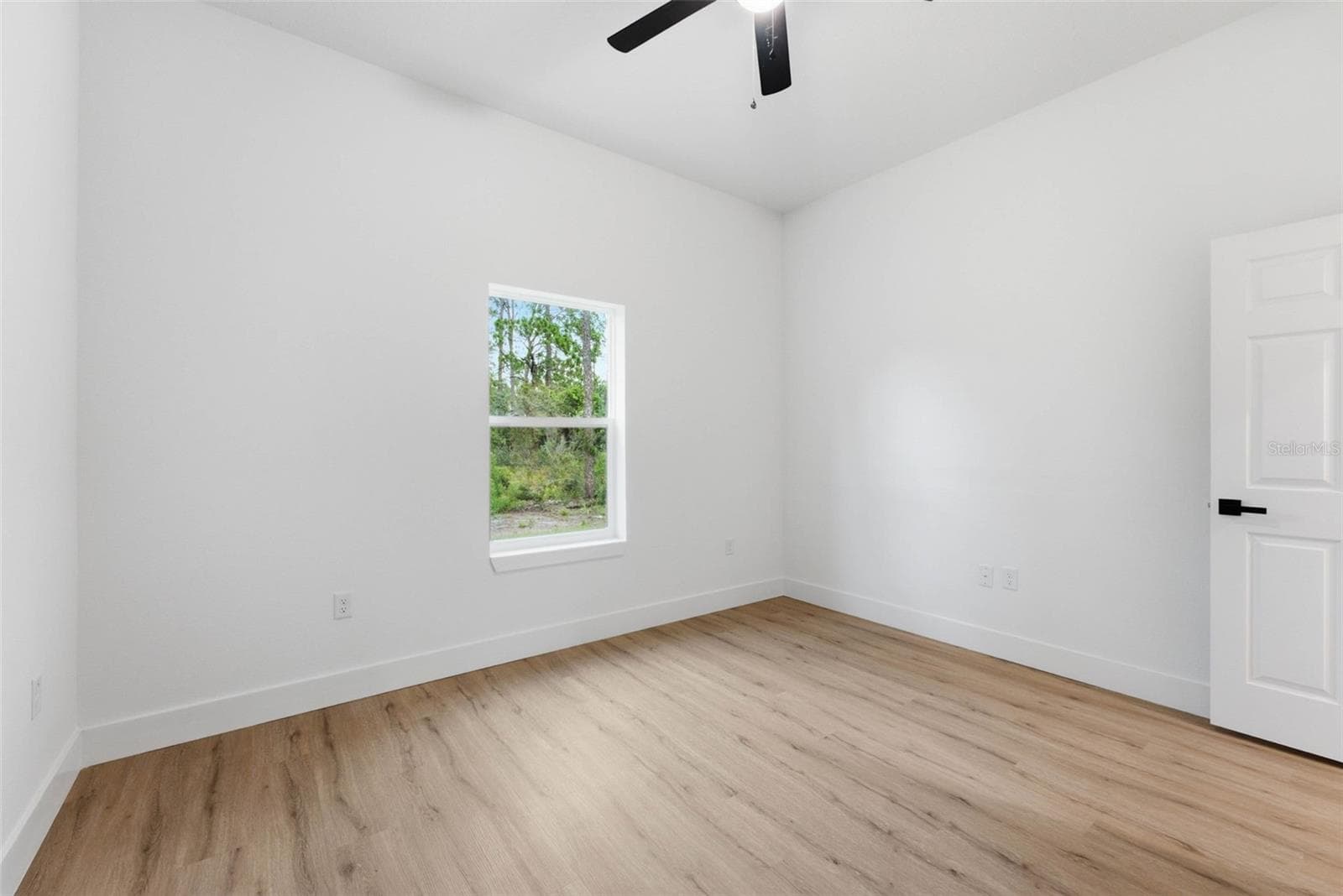 Single Family Residence at 33 FISHER PL, OCKLAWAHA, photo 39 of 56