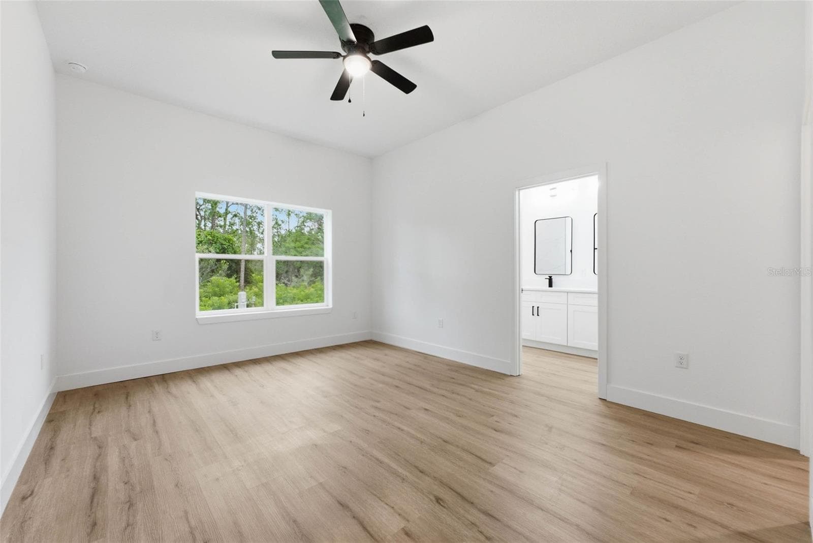 Single Family Residence at 33 FISHER PL, OCKLAWAHA, photo 40 of 56