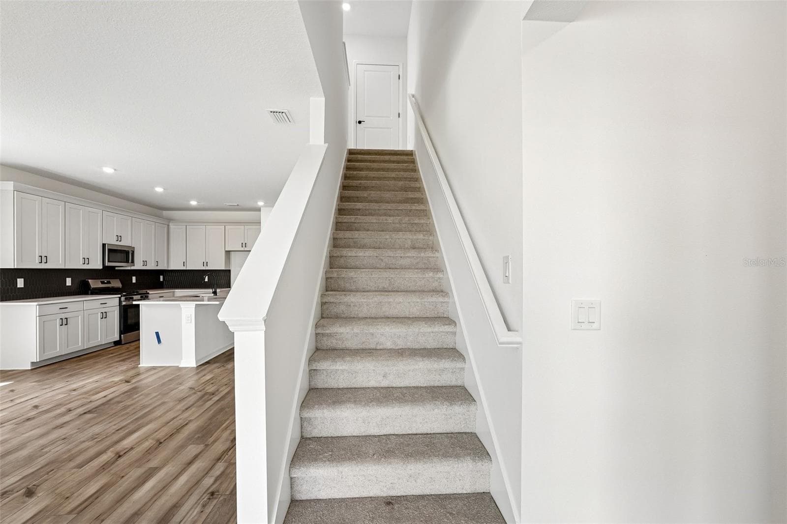 Single Family Residence at 8712 CANARD CV, PALMETTO, photo 9 of 32