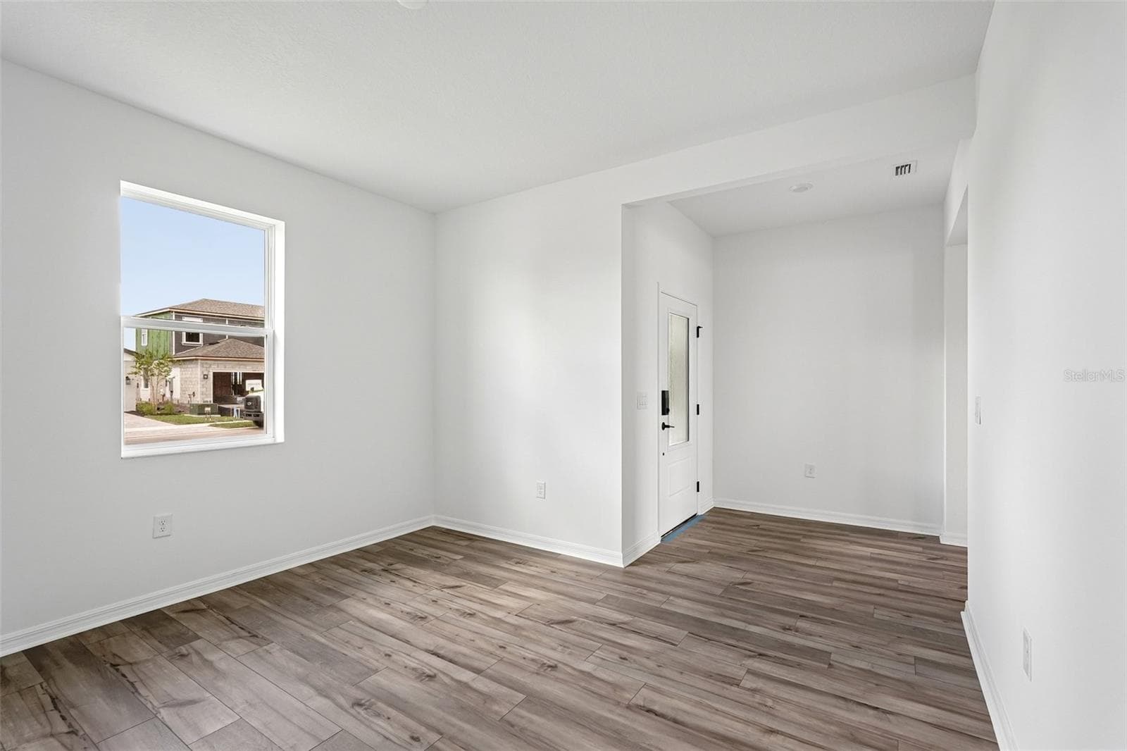 Single Family Residence at 8712 CANARD CV, PALMETTO, photo 12 of 32