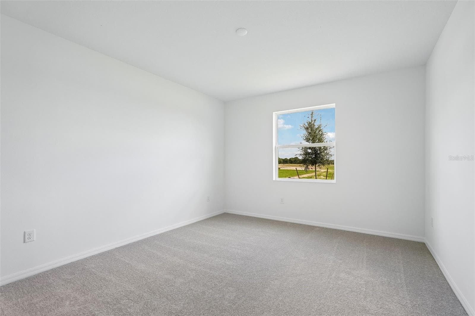 Single Family Residence at 8712 CANARD CV, PALMETTO, photo 27 of 32