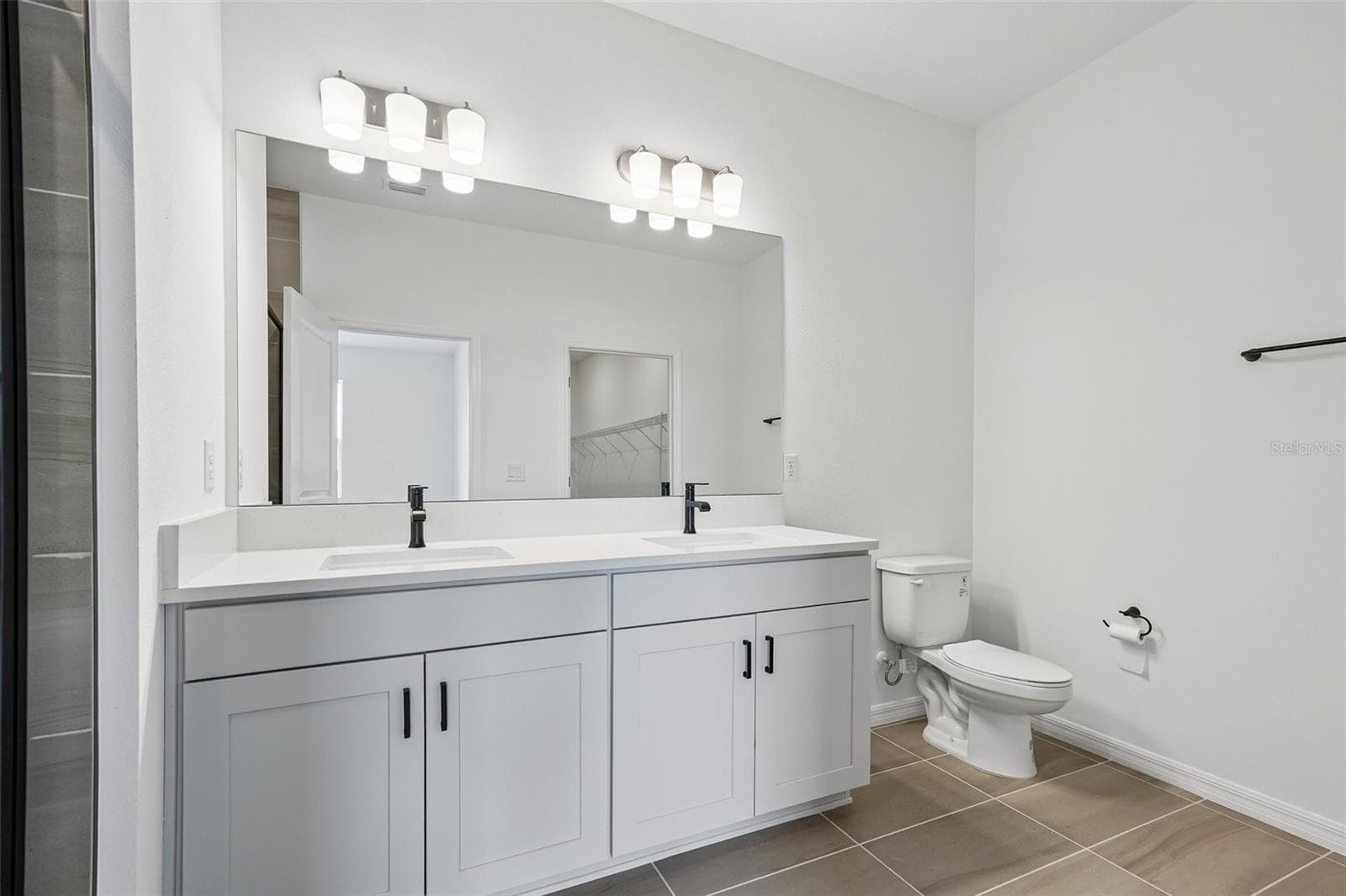 Single Family Residence at 8712 CANARD CV, PALMETTO, photo 28 of 32