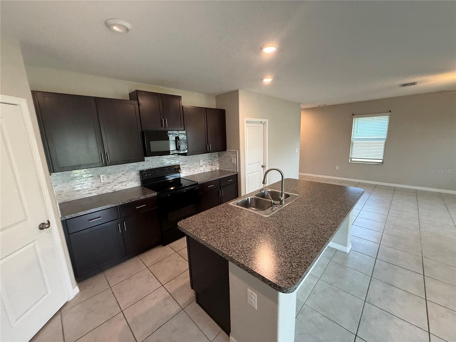 Single Family Residence at 4540 ETERNAL PRINCE DR, SUN CITY CENTER, photo 4 of 17