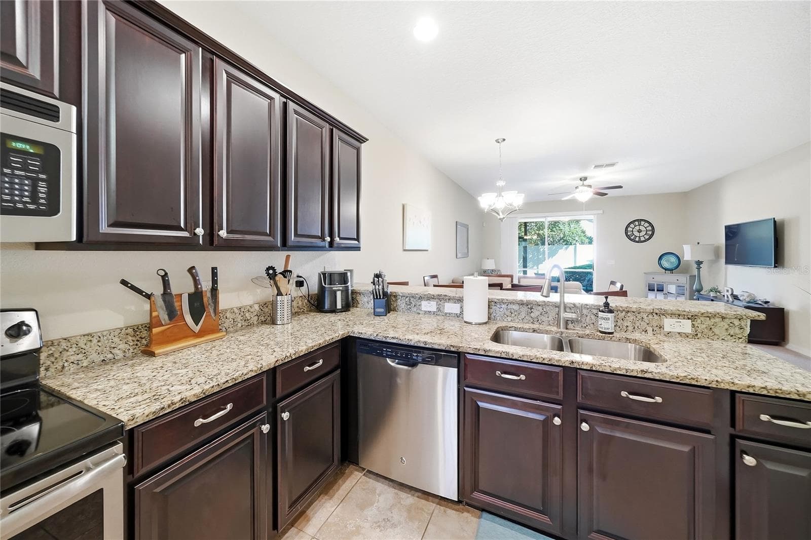 Townhouse at 9477 TRUMPET VINE LOOP, TRINITY, photo 12 of 46