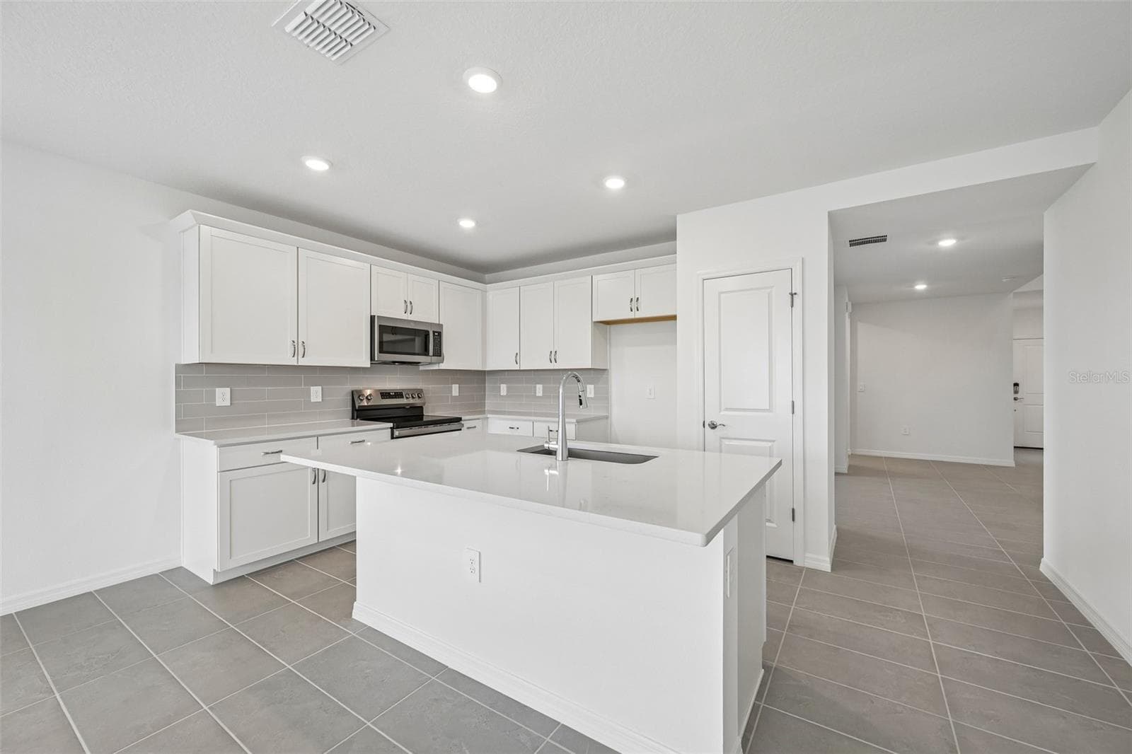 Single Family Residence at 9014 OPTIMIST WAY, PALMETTO, photo 4 of 29