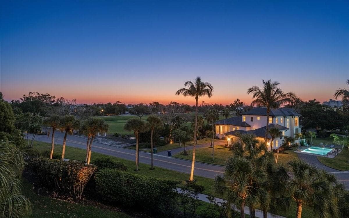 PRIVATE LONGBOAT CLUB ROAD - 1065 GULF OF MEXICO DR #305, LONGBOAT KEY