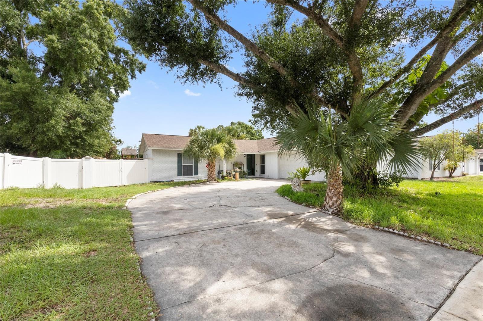Single Family Residence at 7529 ARMAND CIR, TAMPA, photo 3 of 50