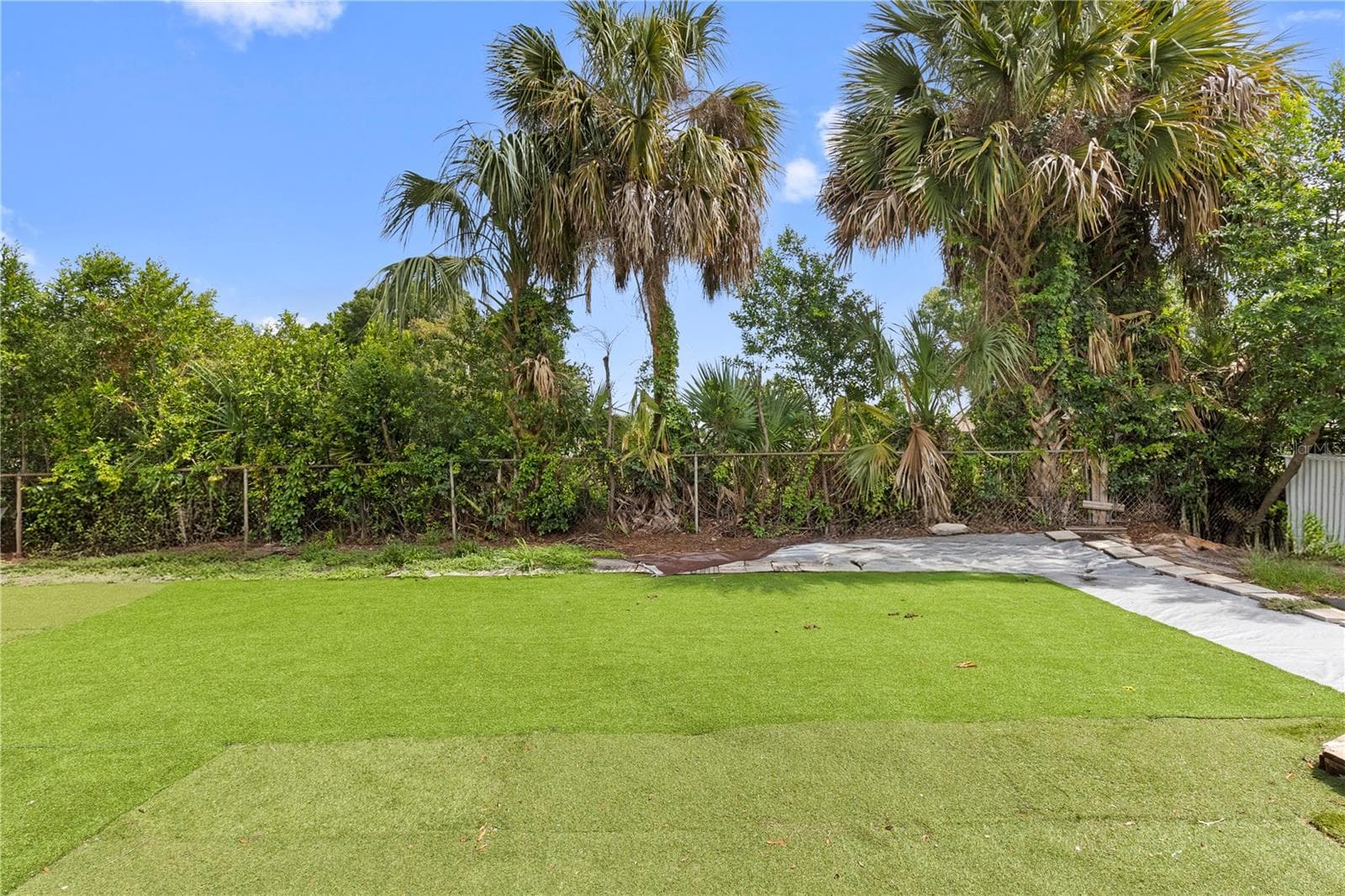 Single Family Residence at 7529 ARMAND CIR, TAMPA, photo 7 of 50