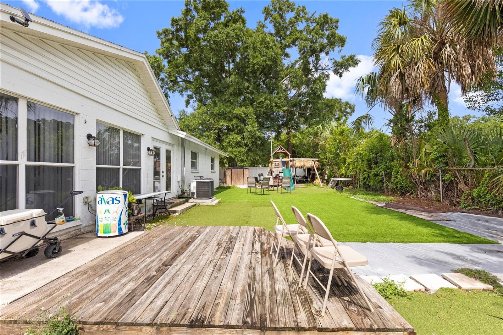 Single Family Residence at 7529 ARMAND CIR, TAMPA, photo 9 of 50
