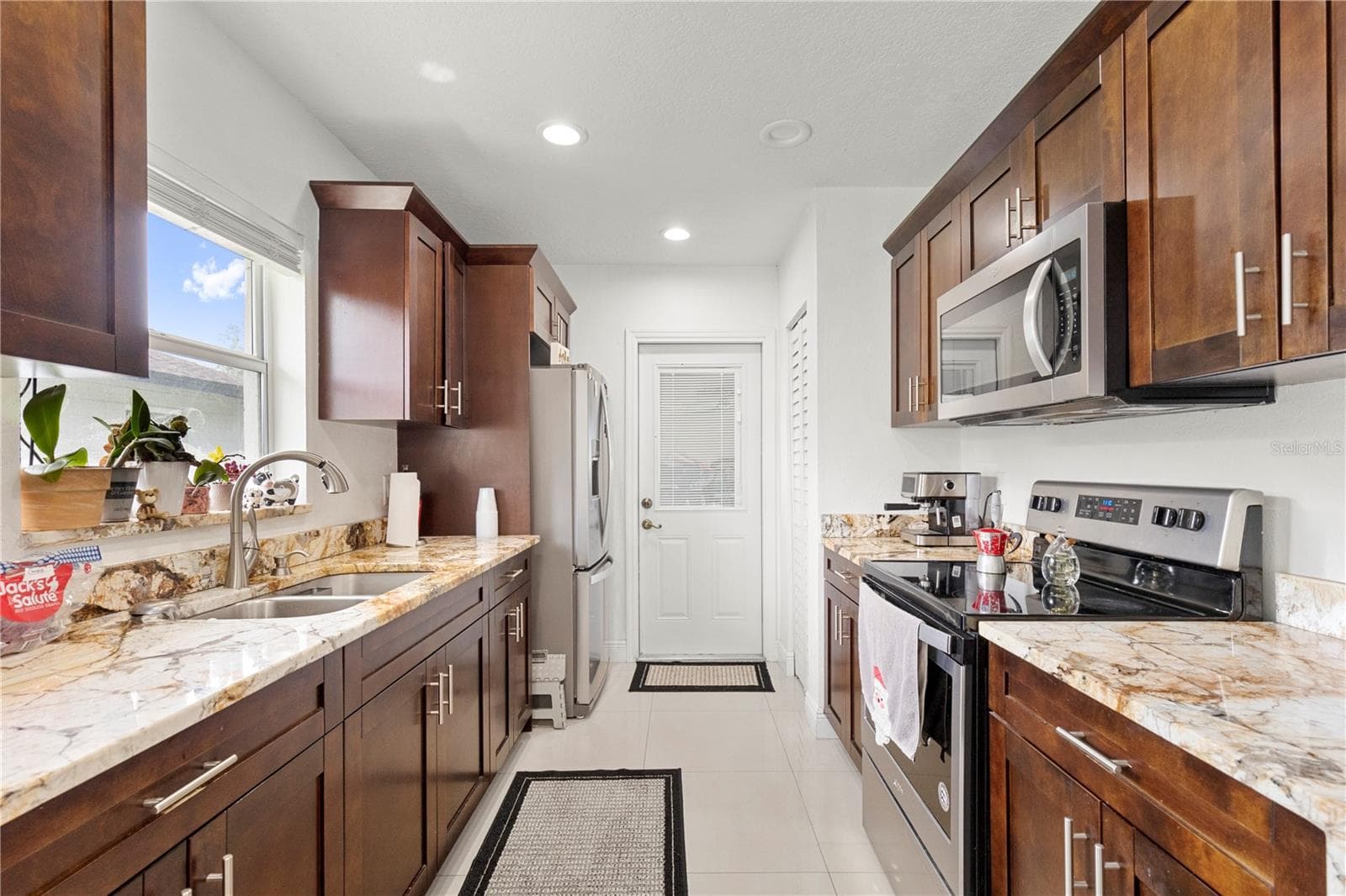 Single Family Residence at 7529 ARMAND CIR, TAMPA, photo 18 of 50