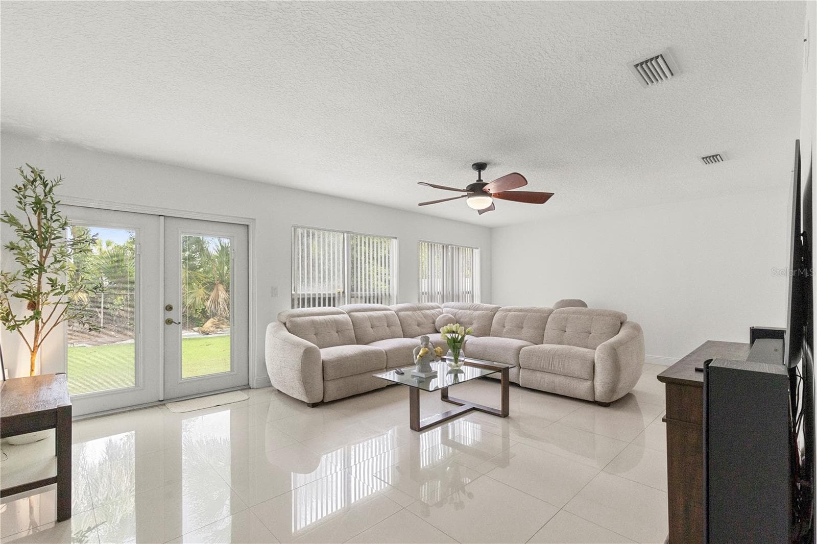 Single Family Residence at 7529 ARMAND CIR, TAMPA, photo 26 of 50