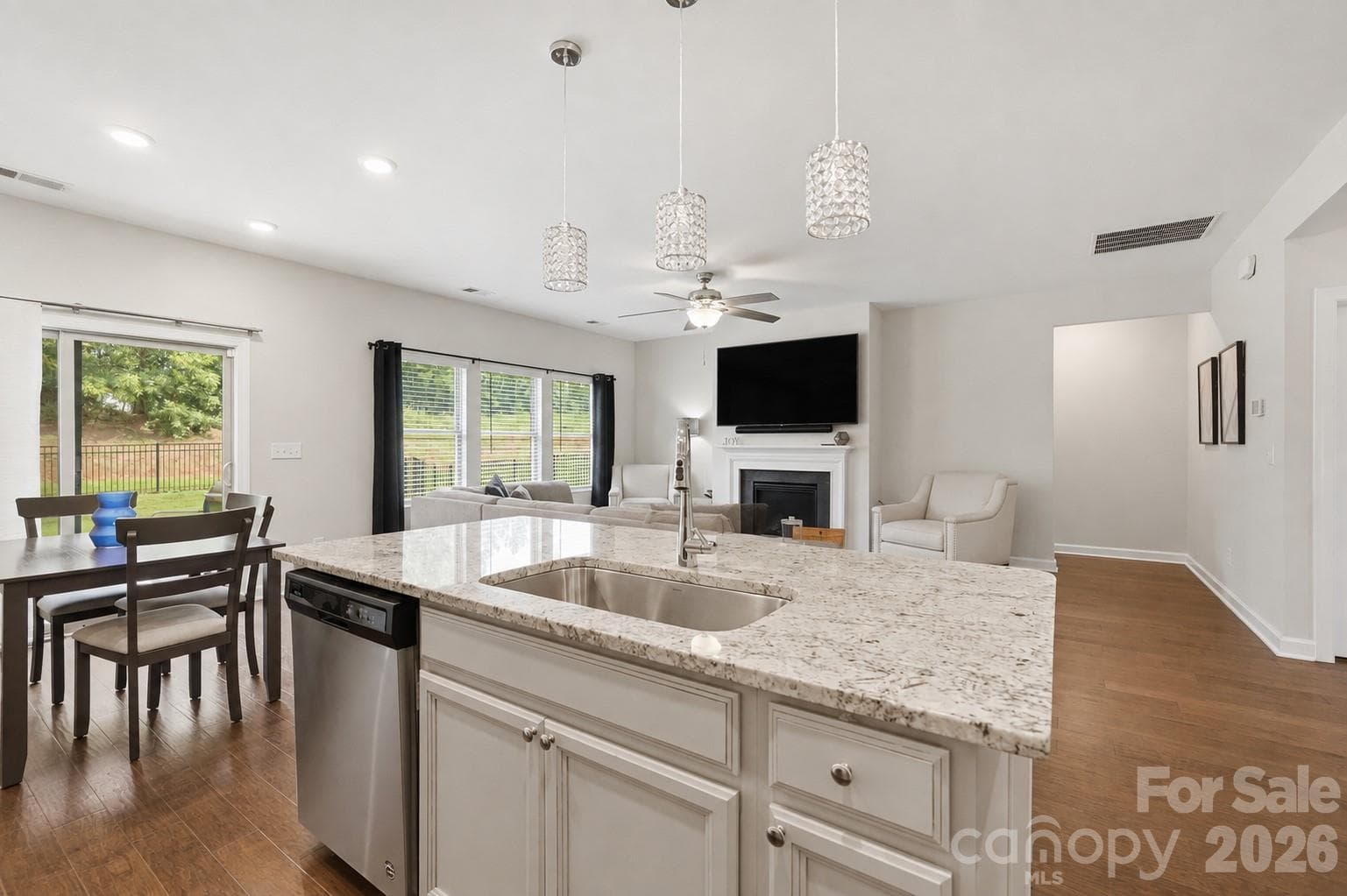 Single Family Residence at 9423 Festival Way, Charlotte, photo 10 of 26