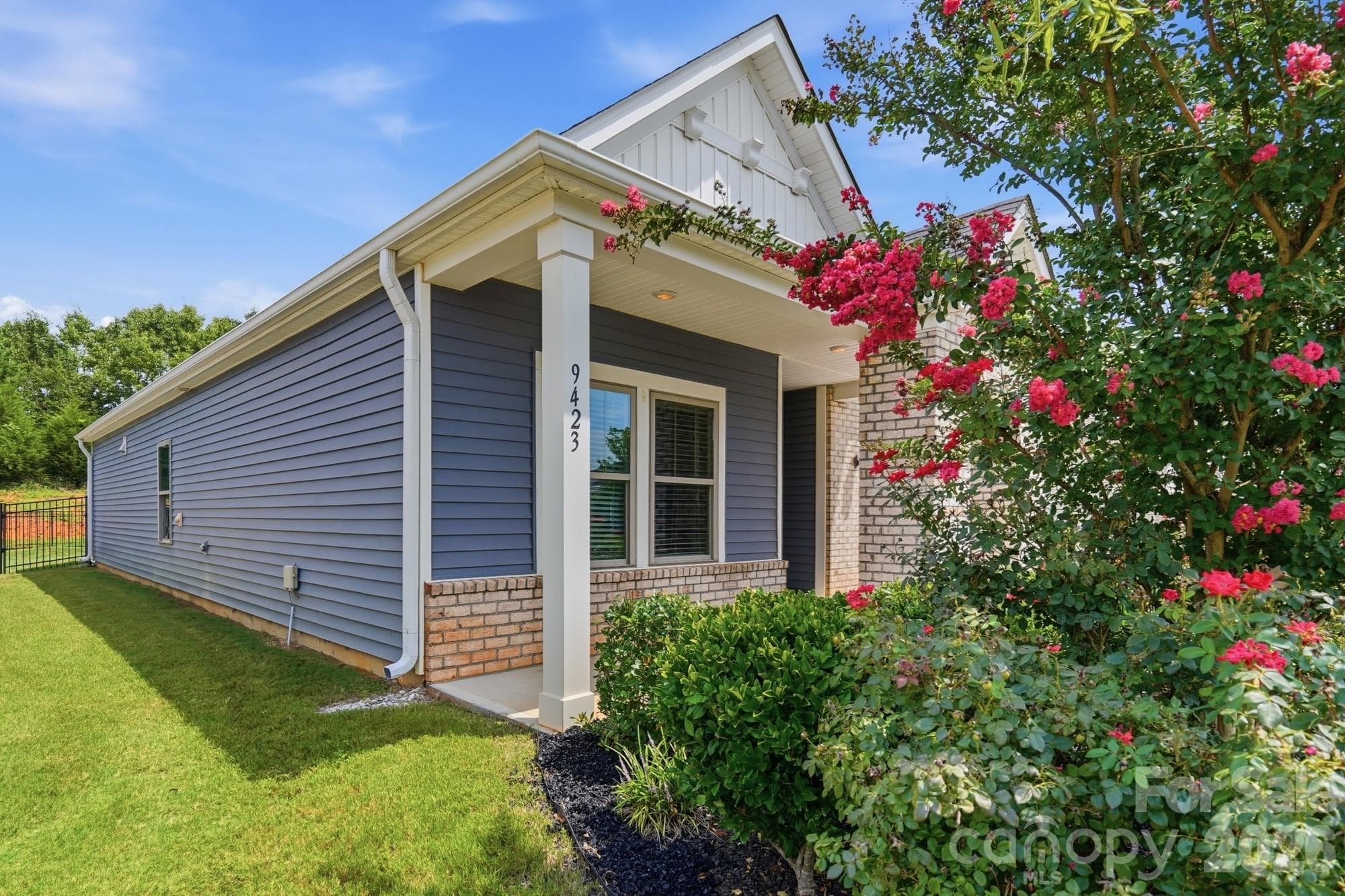 Single Family Residence at 9423 Festival Way, Charlotte, photo 3 of 26