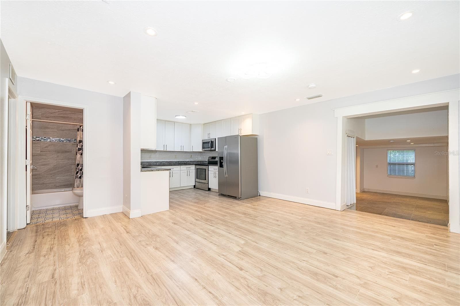 Single Family Residence at 324 SEMINOLA BLVD, CASSELBERRY, photo 8 of 35