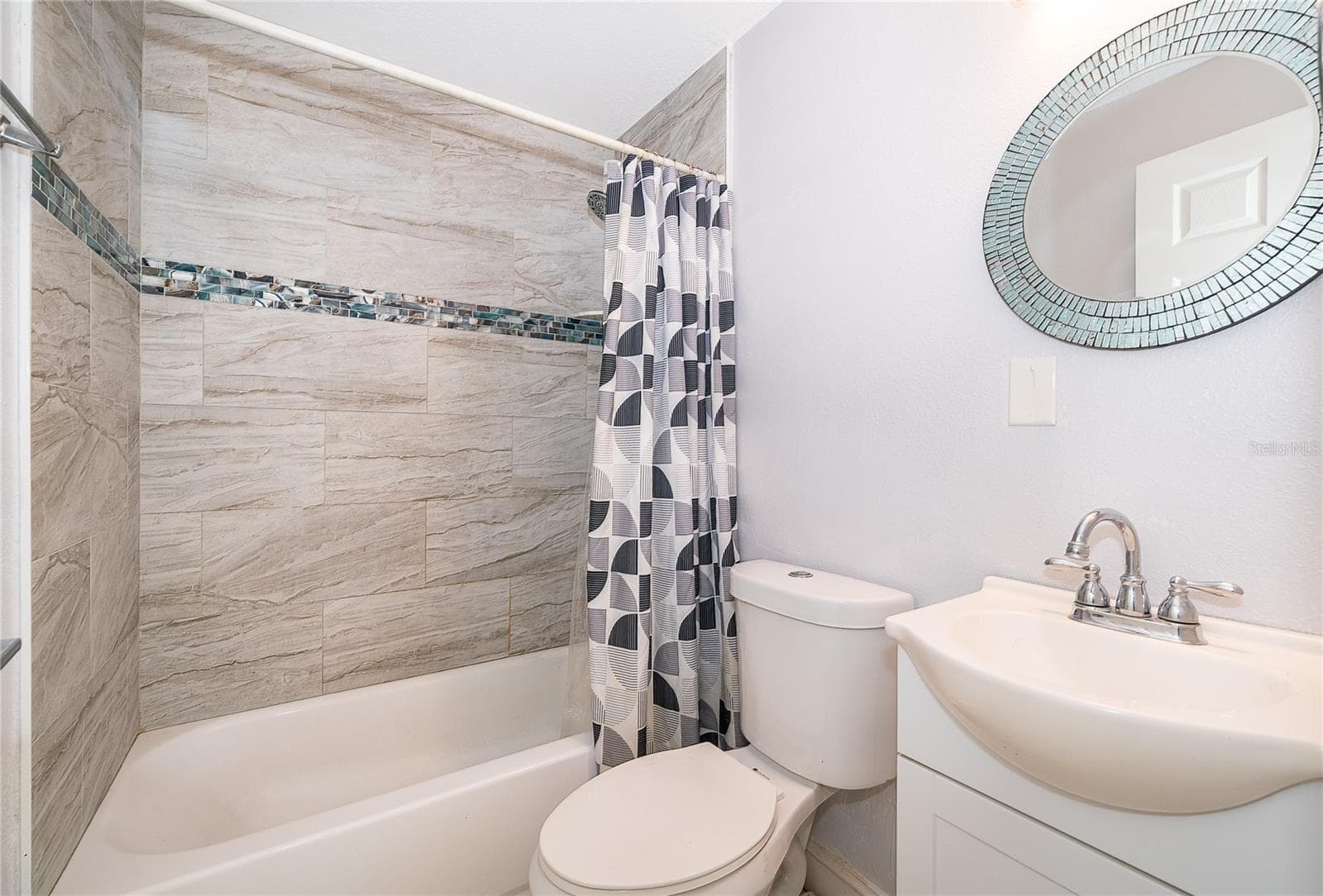 Hall Bathroom - 324 SEMINOLA BLVD, CASSELBERRY