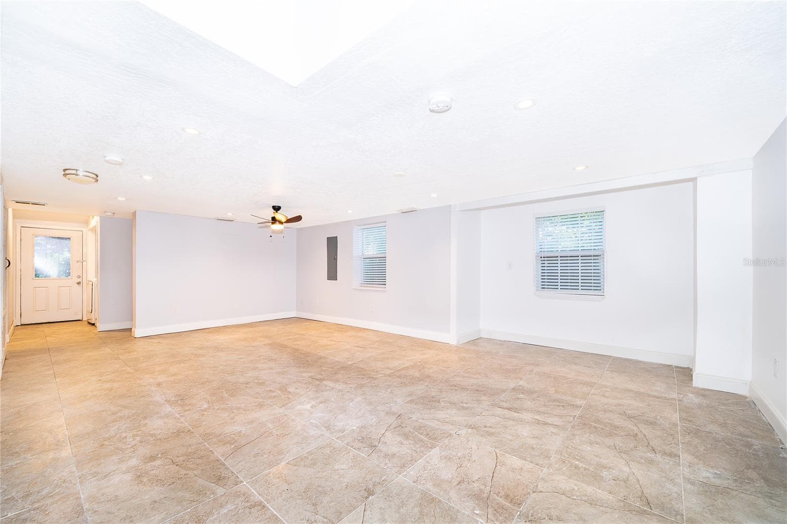 Large Living Room - 324 SEMINOLA BLVD, CASSELBERRY