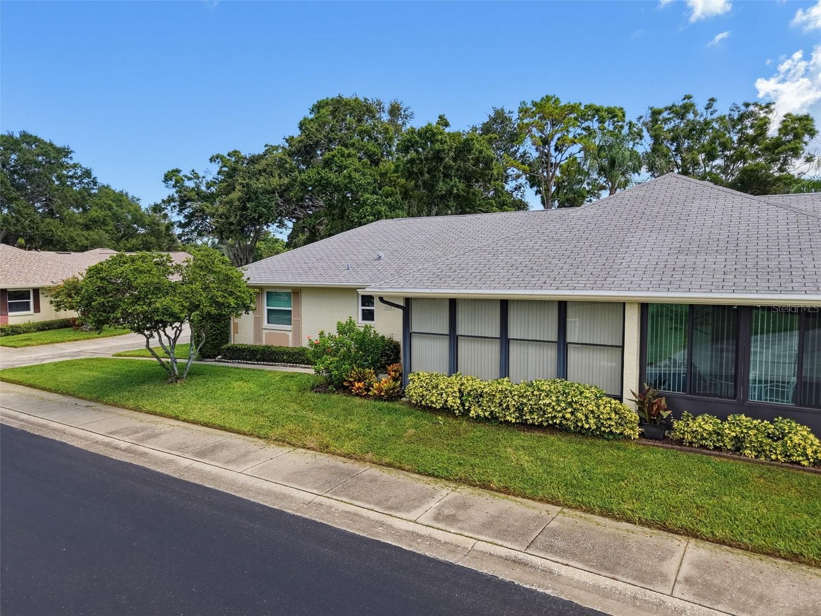 Villa at 1372 CARLISLE CT, DUNEDIN, photo 3 of 90