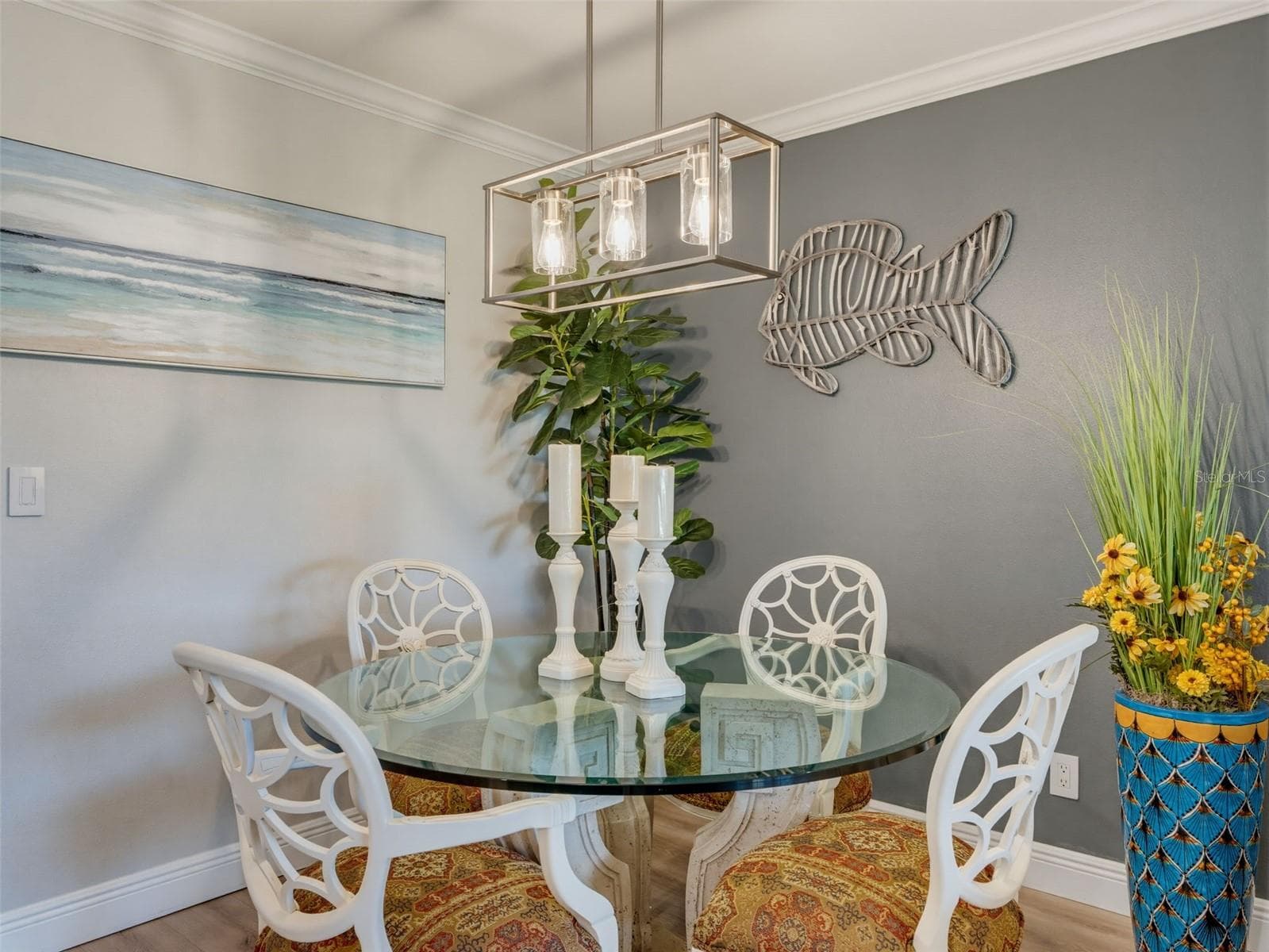 Dining chandelier - 1372 CARLISLE CT, DUNEDIN