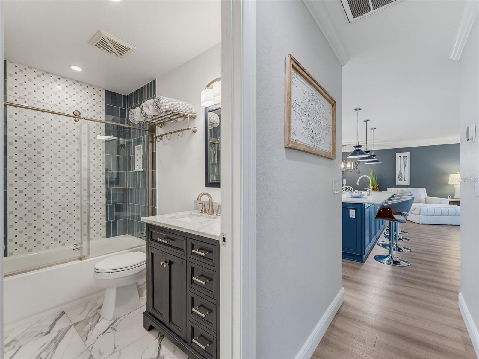 Guest bathroom - 1372 CARLISLE CT, DUNEDIN
