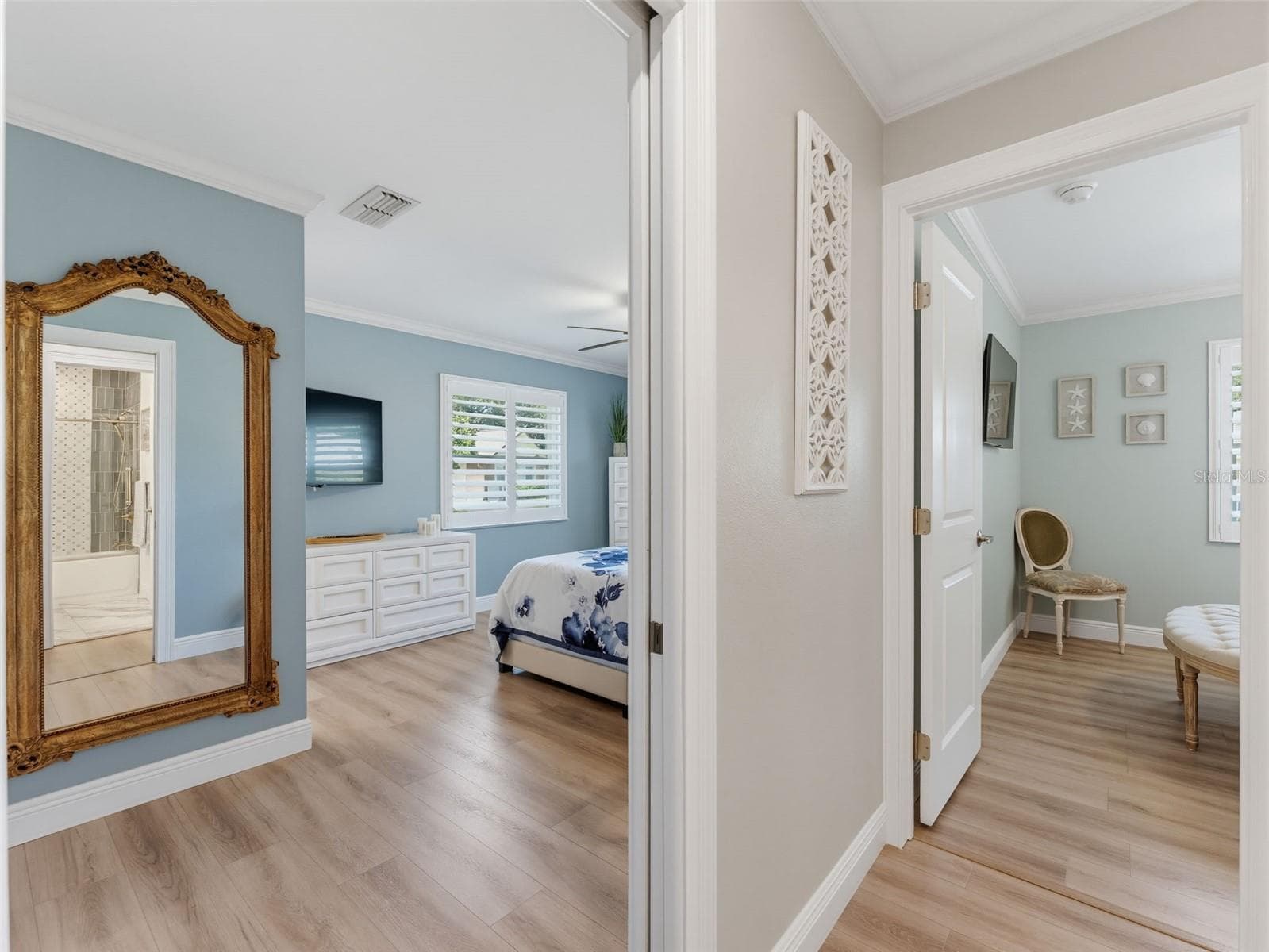 Hallway into both bedrooms - 1372 CARLISLE CT, DUNEDIN