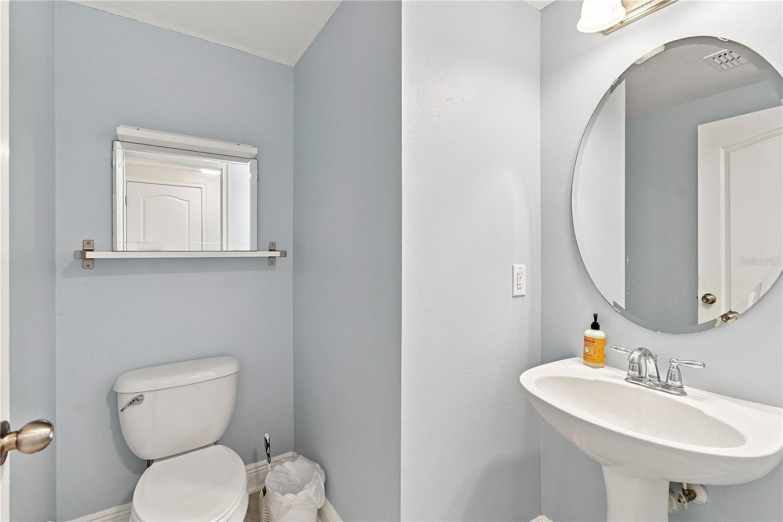 Downstairs Half Bathroom - 829 BELLES FERRY LOOP, SANFORD