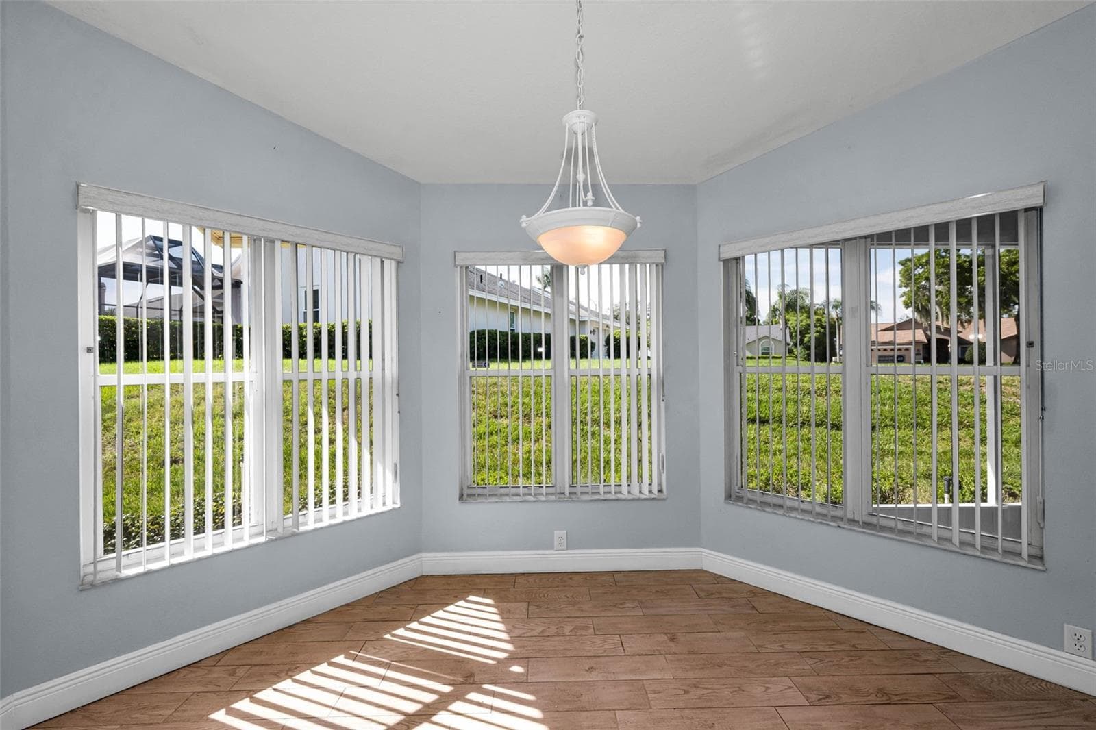 Breakfast Nook Area - 8919 KEATS DR, HUDSON