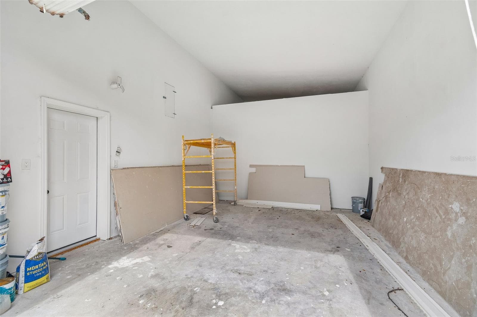 Single Family Residence at 17503 GALVESTON ST, SPRING HILL, photo 26 of 28