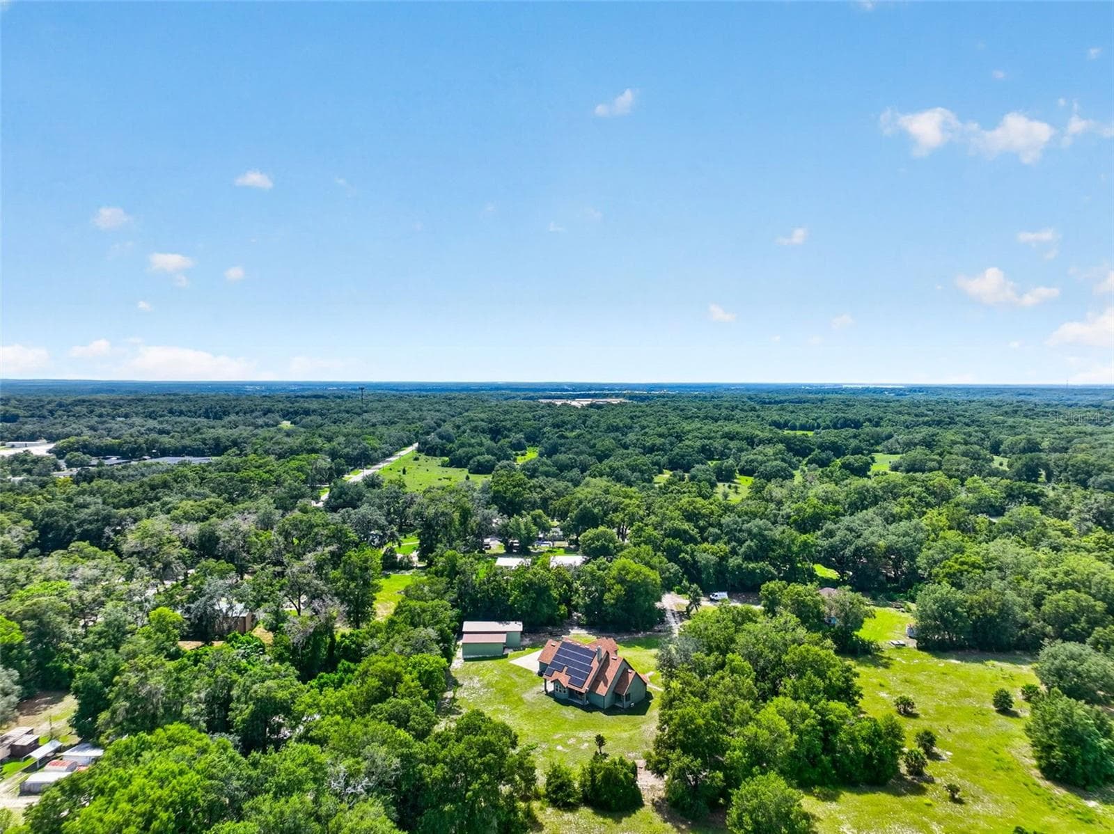 True Florida countryside living with room to roam, garden, or simply breathe. - 4617 ROUND LAKE RD, APOPKA