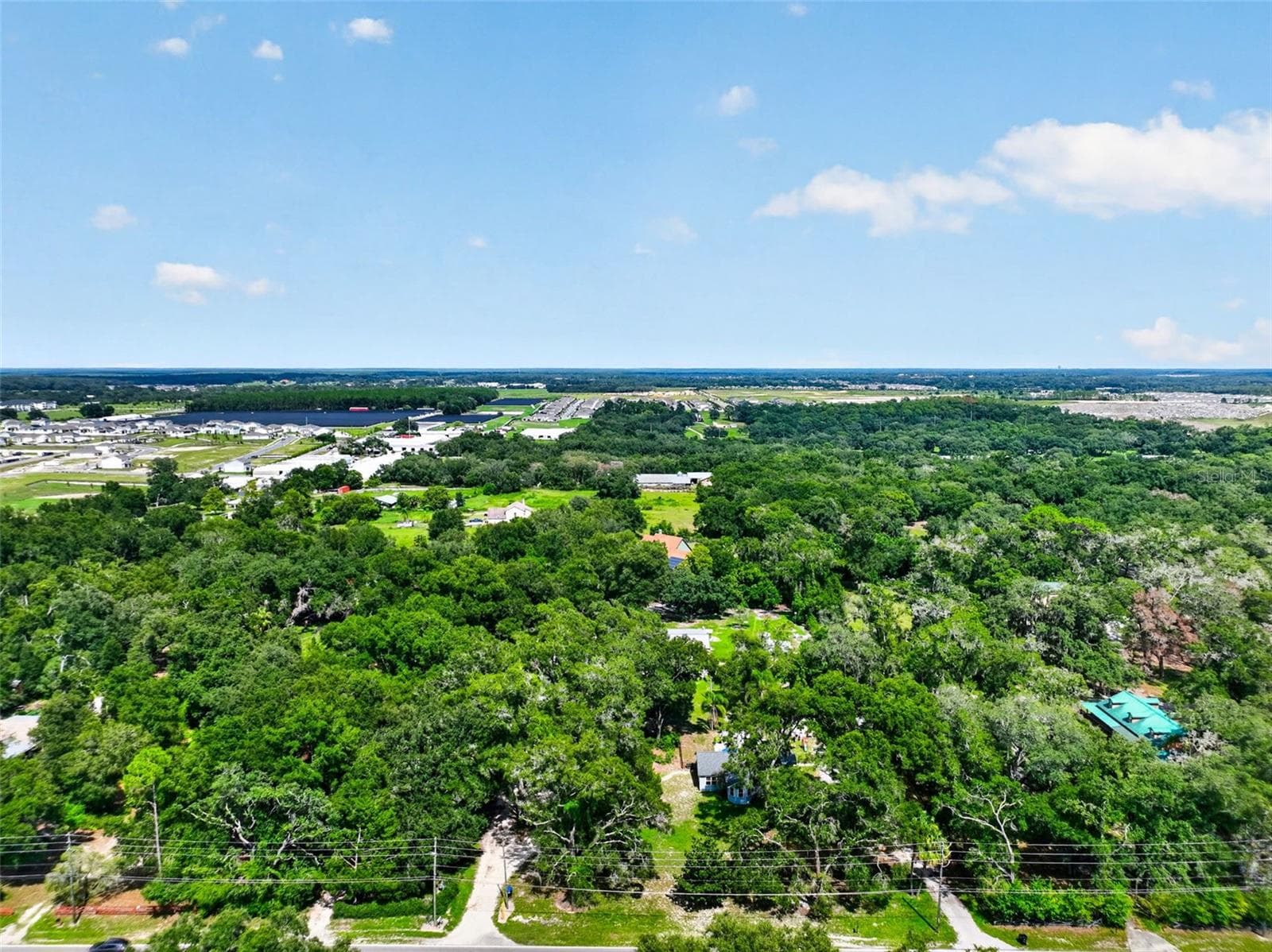 Located in a rapidly growing corridor of Apopka with easy access to Orlando and all Central Florida has to offer. - 4617 ROUND LAKE RD, APOPKA