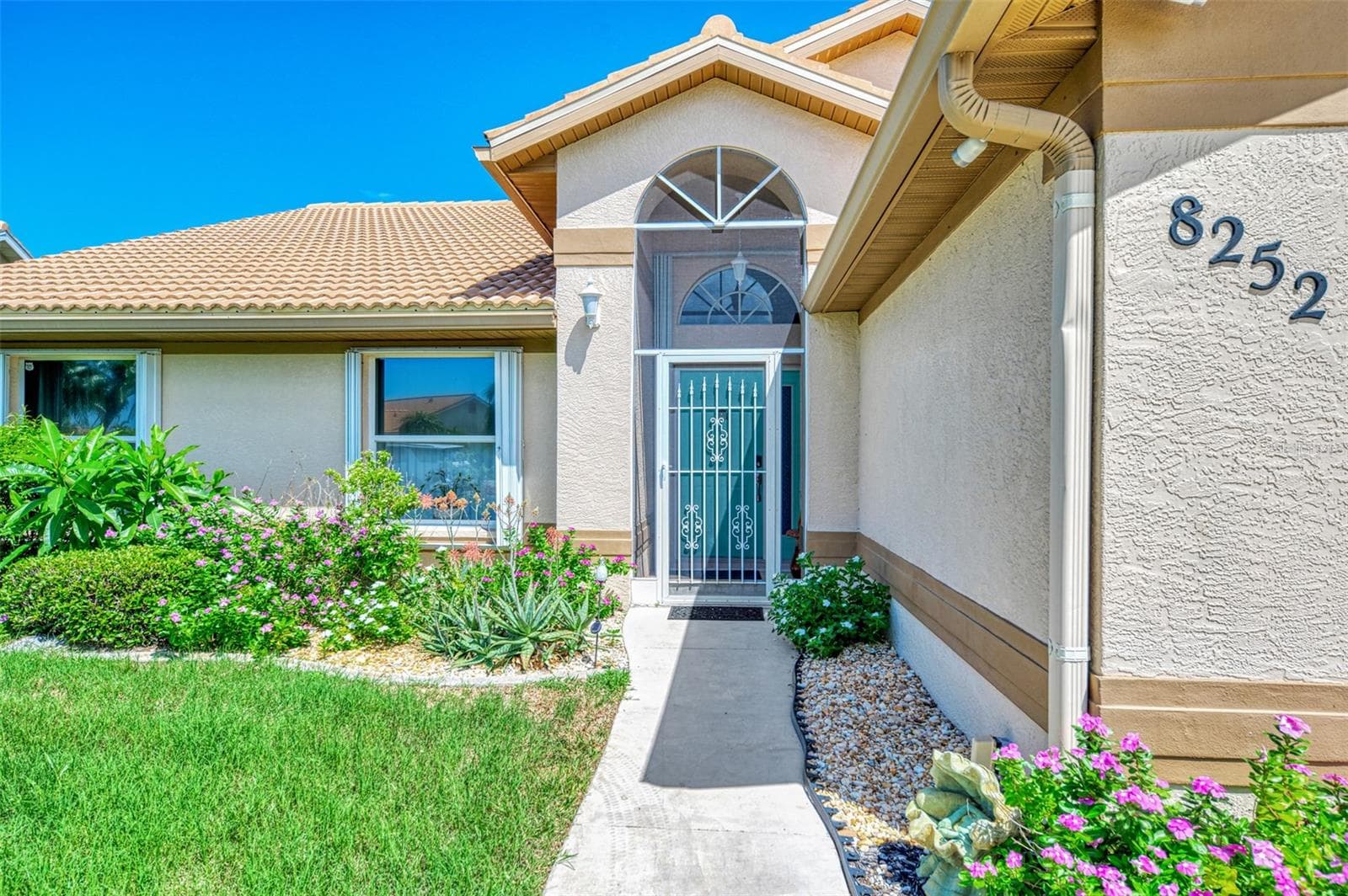 Walkway - 8252 PARKSIDE DR, ENGLEWOOD