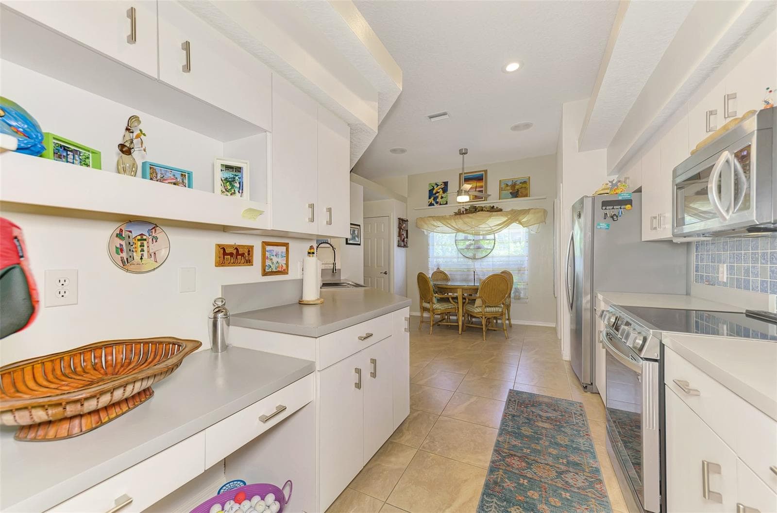 Kitchen - 8252 PARKSIDE DR, ENGLEWOOD
