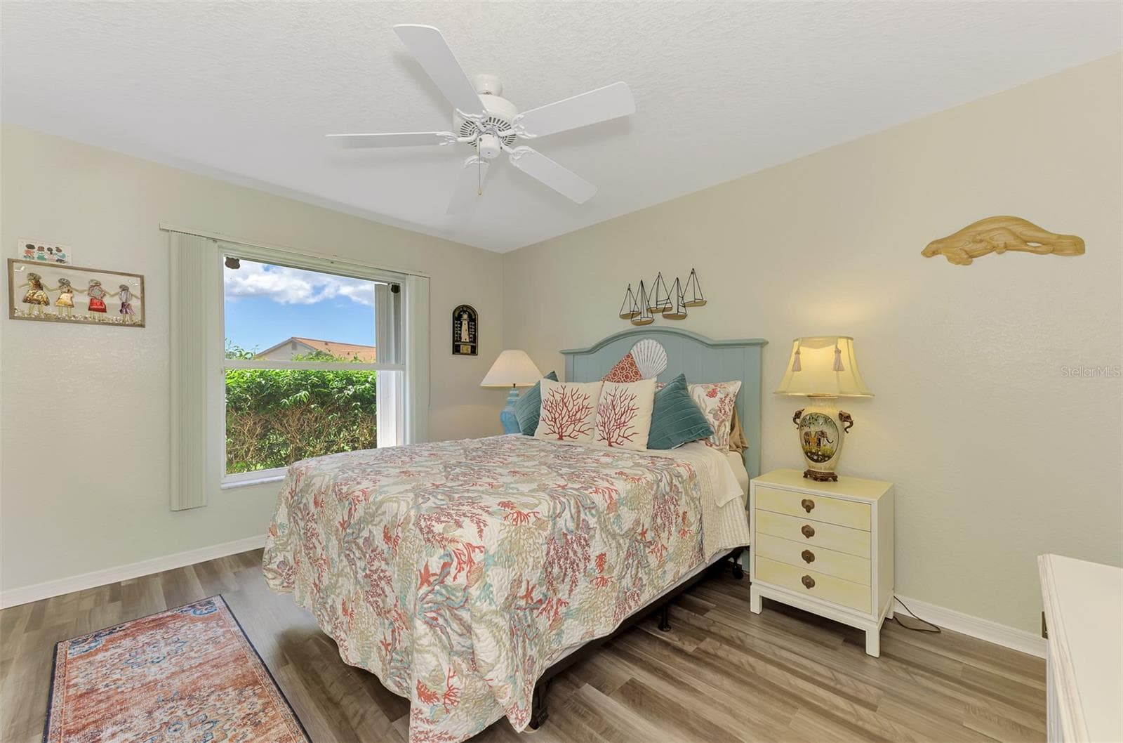 Bedroom laminate floors - 8252 PARKSIDE DR, ENGLEWOOD