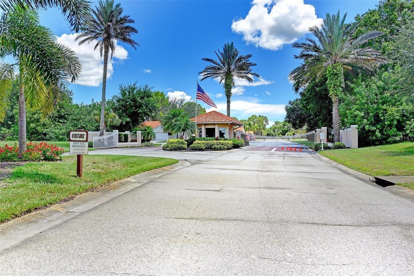 Gate with Guard Keeper - 8252 PARKSIDE DR, ENGLEWOOD