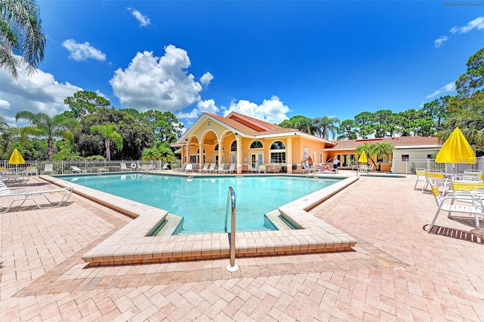 Heated Pool - 8252 PARKSIDE DR, ENGLEWOOD