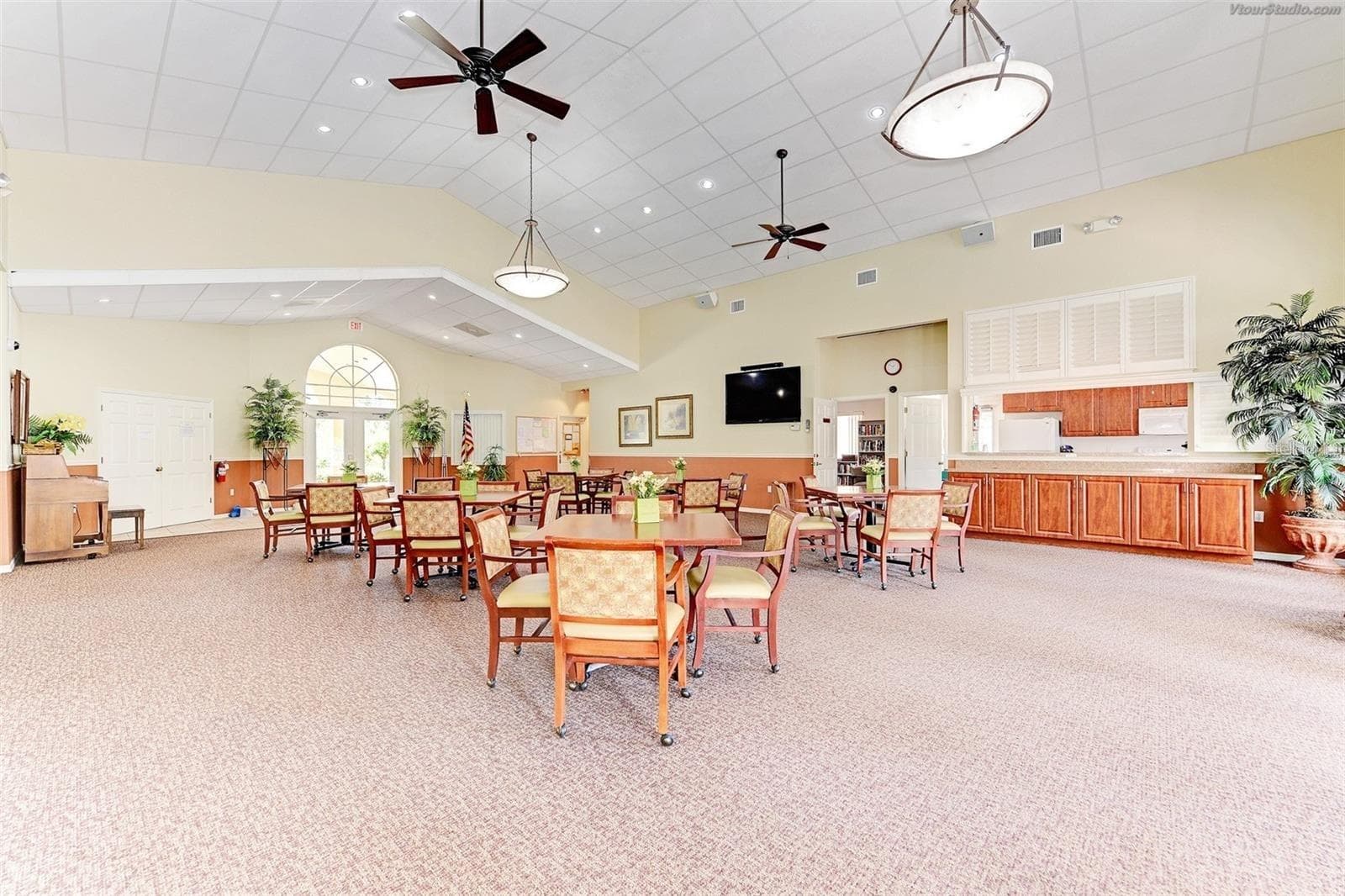 Spacious clubhouse with pass-through in kitchen - 8252 PARKSIDE DR, ENGLEWOOD