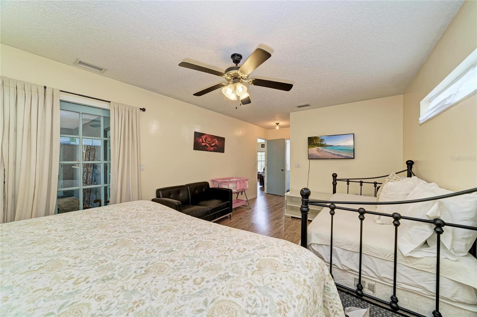 Primary Bedroom on the 1st floor. - 6519 28TH AVE E, BRADENTON