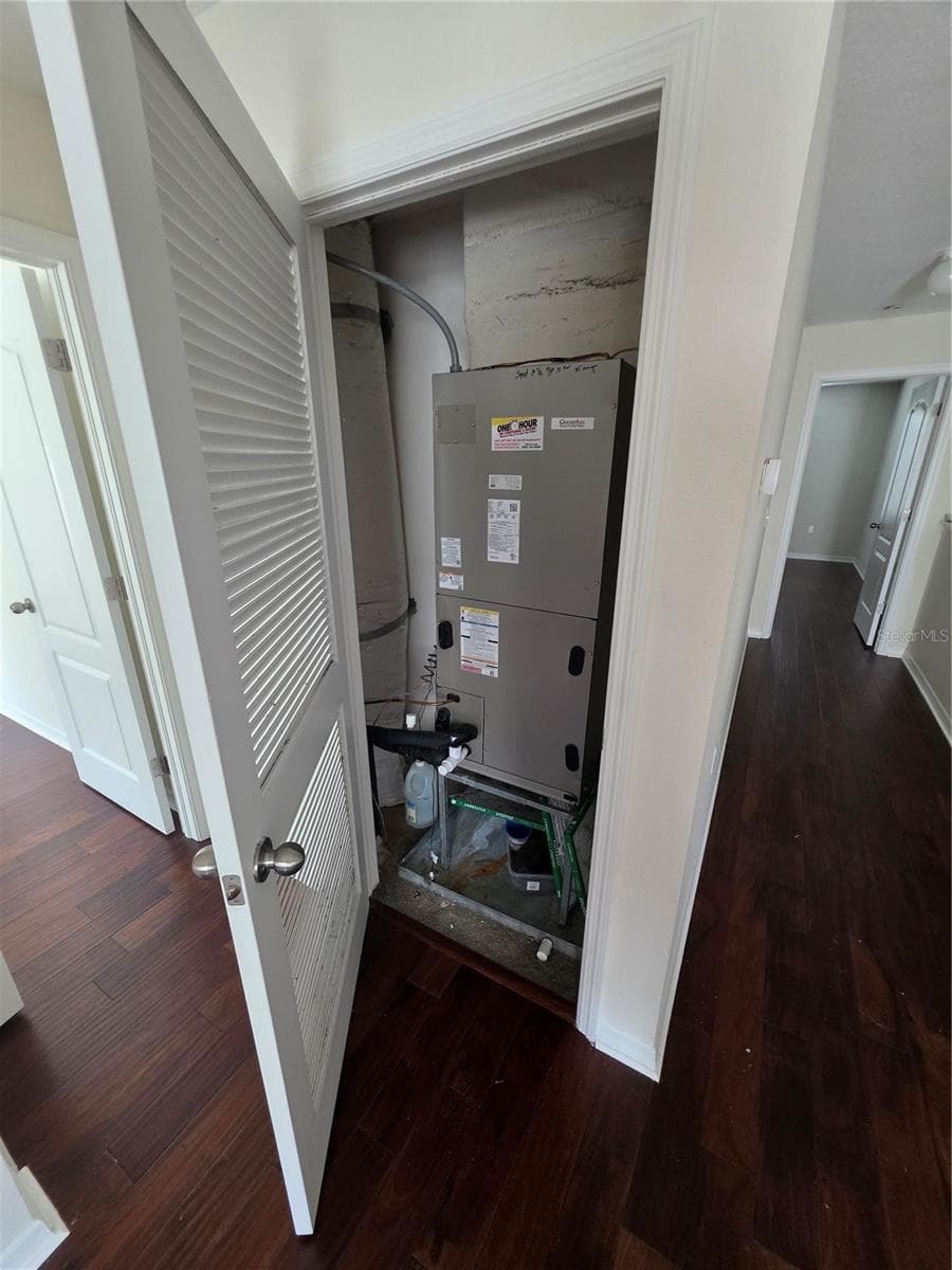 AC Unit - 2623 HOLLY BLUFF CT, PLANT CITY