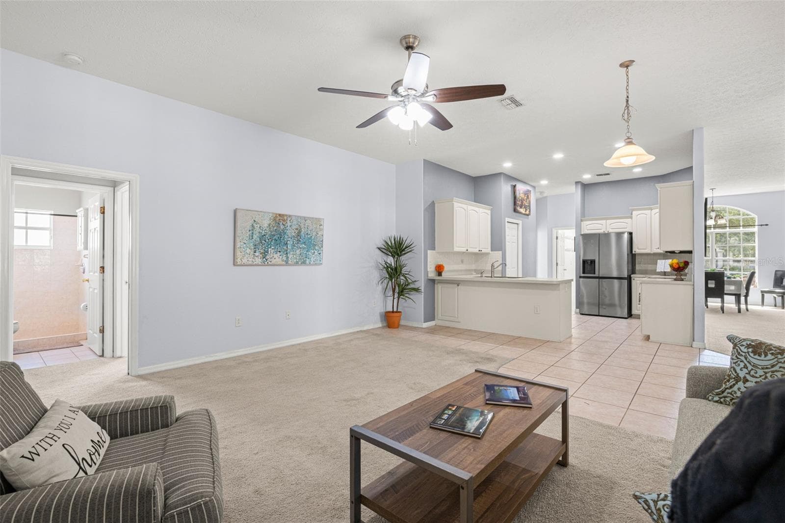 Family room from back wall by patio windows - 7904 OREGOLD DR, NEW PORT RICHEY