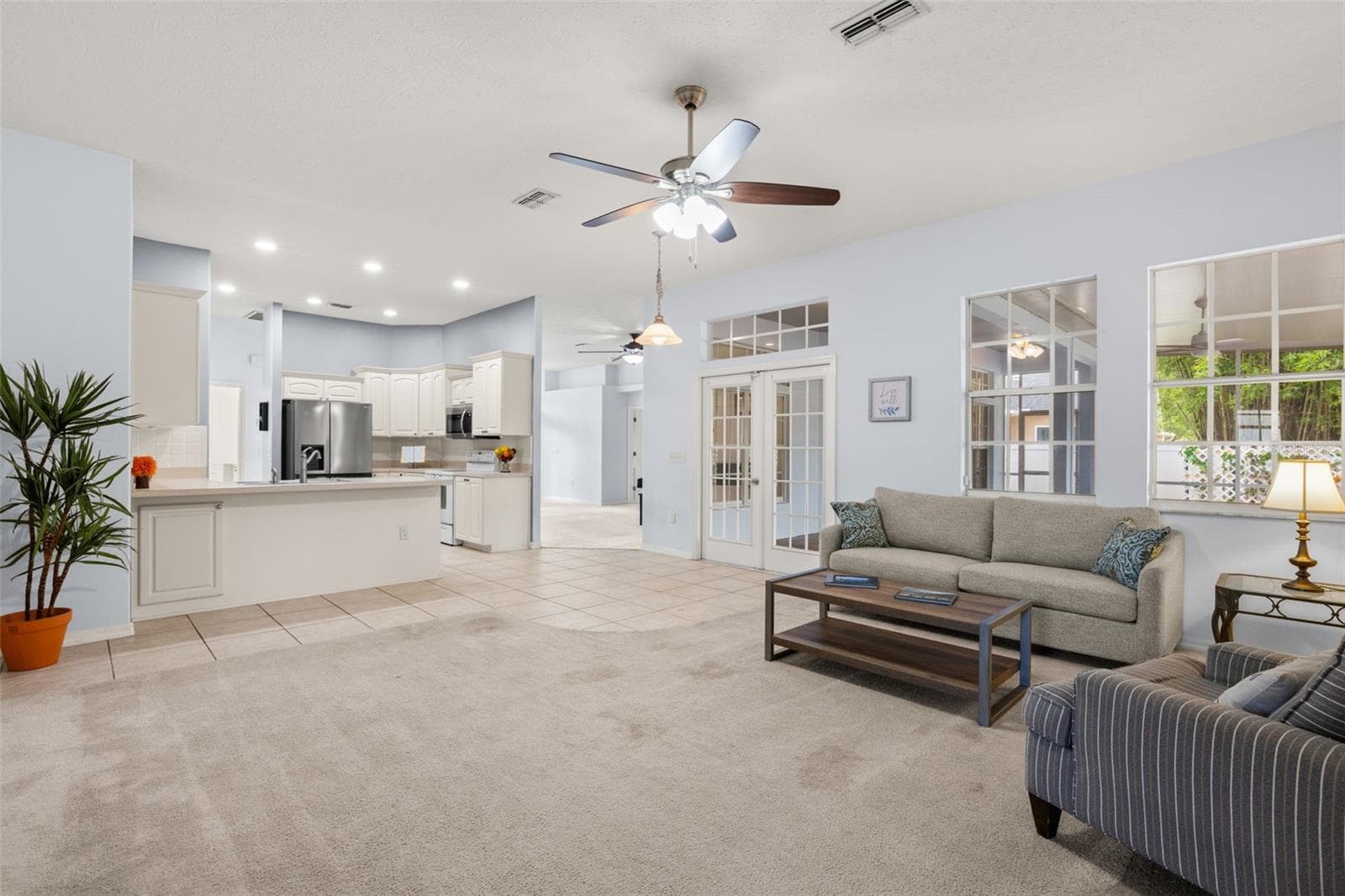 family room from entrance to In-Law suite - 7904 OREGOLD DR, NEW PORT RICHEY