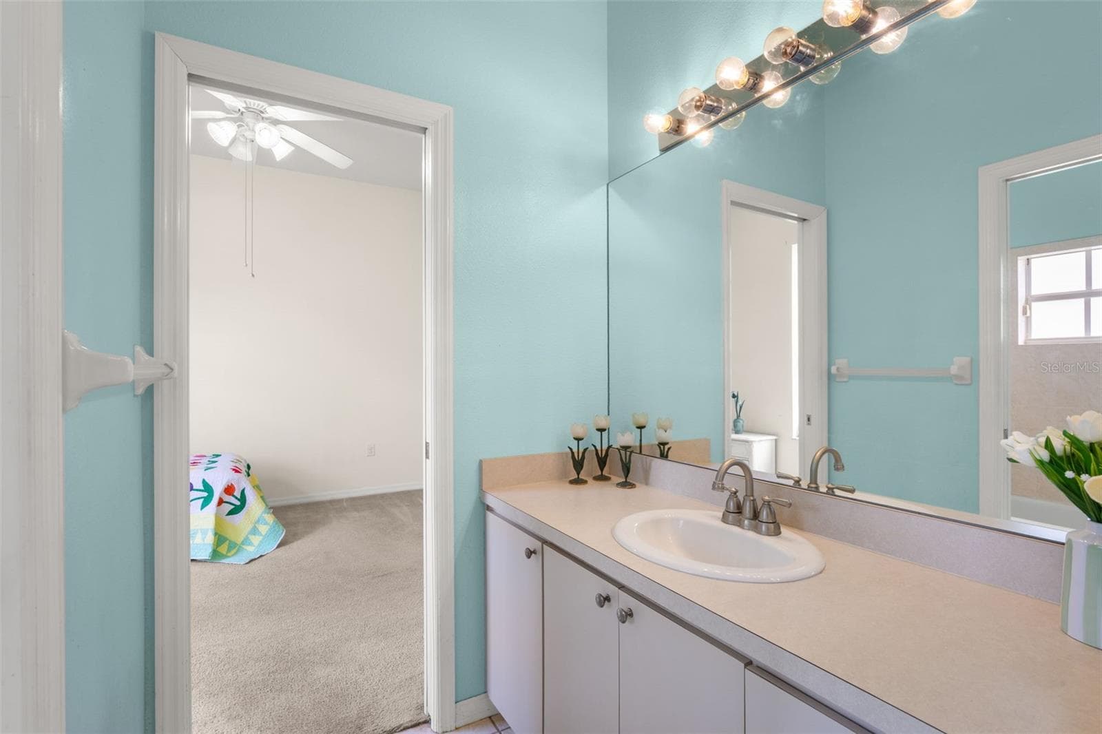 jack & jill bath between bedroom 2 & 3 - 7904 OREGOLD DR, NEW PORT RICHEY