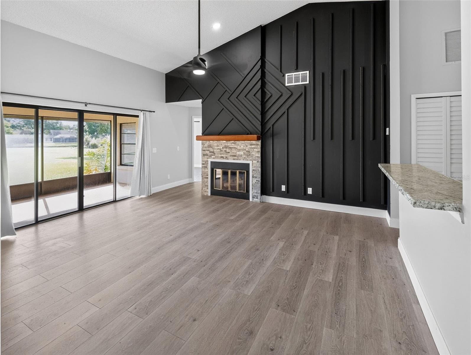 Single Family Residence at 10428 TARA DR, RIVERVIEW, photo 8 of 43
