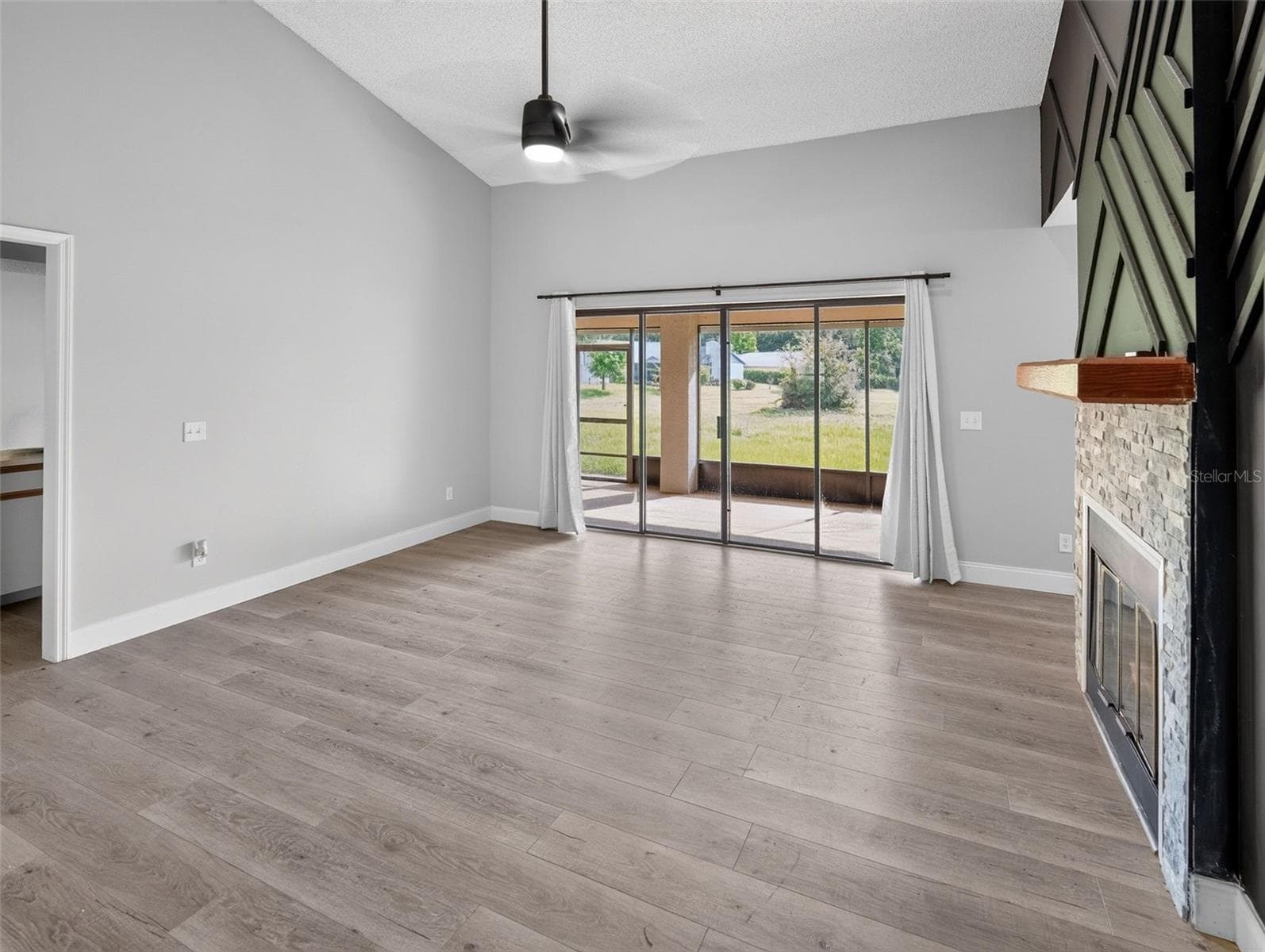 Single Family Residence at 10428 TARA DR, RIVERVIEW, photo 10 of 43