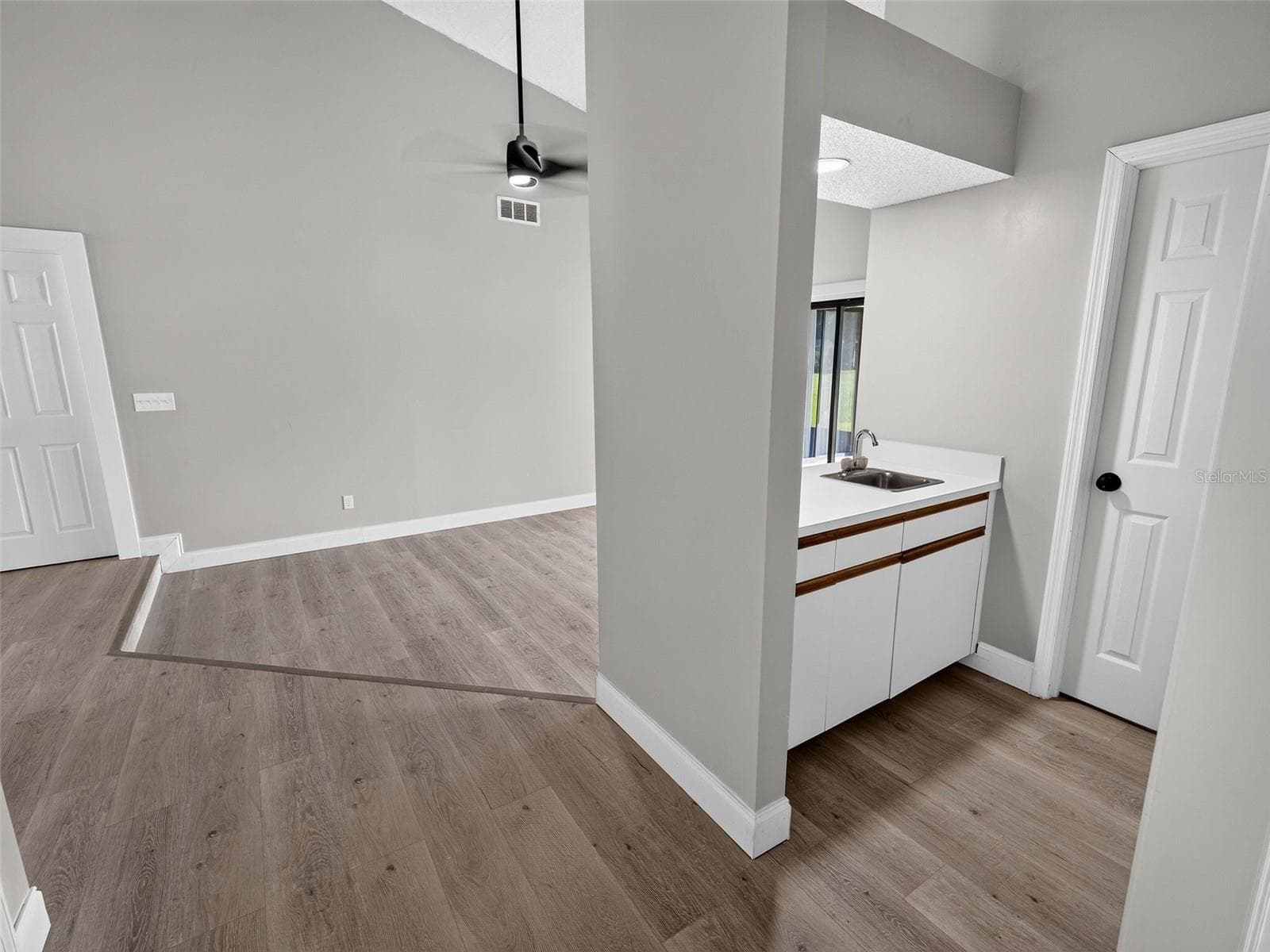 Single Family Residence at 10428 TARA DR, RIVERVIEW, photo 12 of 43