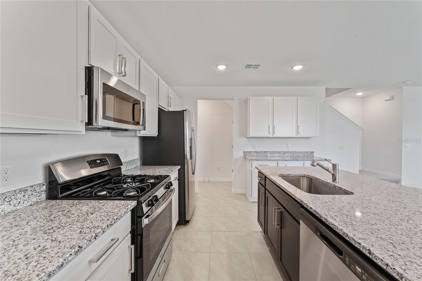 Townhouse at 15014 WINDFLOWER ALY, WINTER GARDEN, photo 7 of 22
