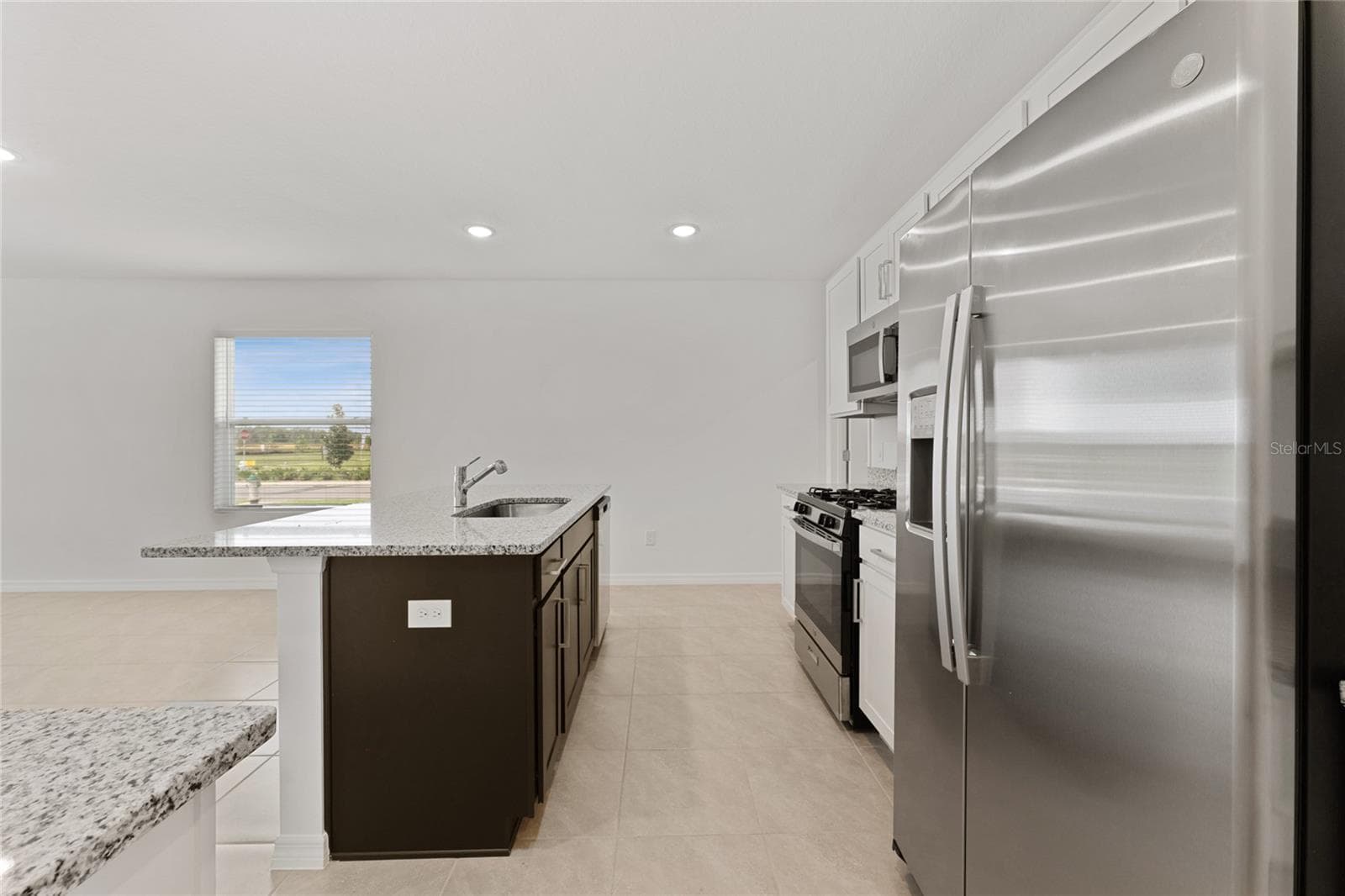 Townhouse at 15014 WINDFLOWER ALY, WINTER GARDEN, photo 8 of 22