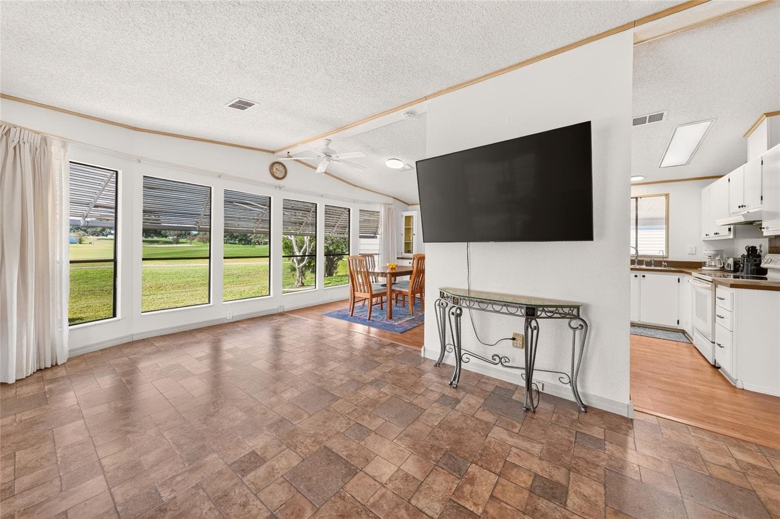 Living Room with Golf Course View - 1712 W SCHWARTZ BLVD, THE VILLAGES